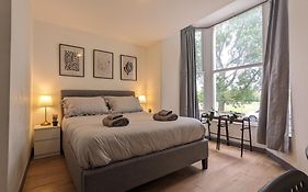 Room Near City Centre Private Bath Free Parking